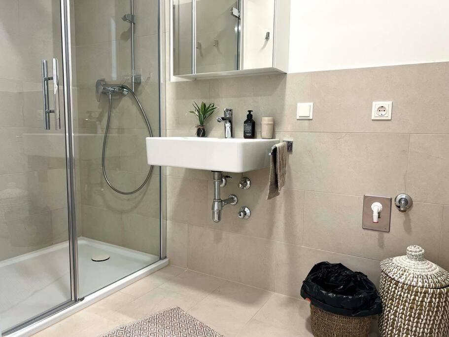 Appartamento Donaublick Oasis: Stylische *